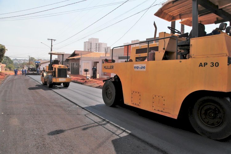 Novo pacote de obras levará asfalto e drenagem para 33 bairros da Capital