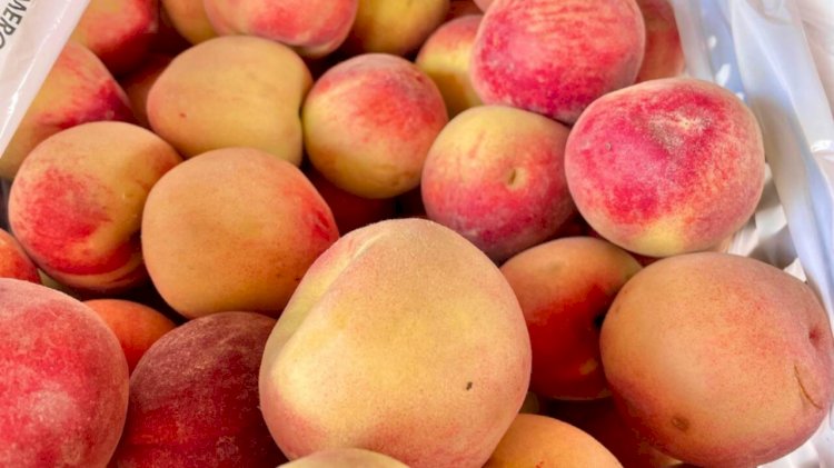 Já pensou nas frutas do Natal? Preço da caixa de kiwi e pêssego chega a R$ 170 em MS